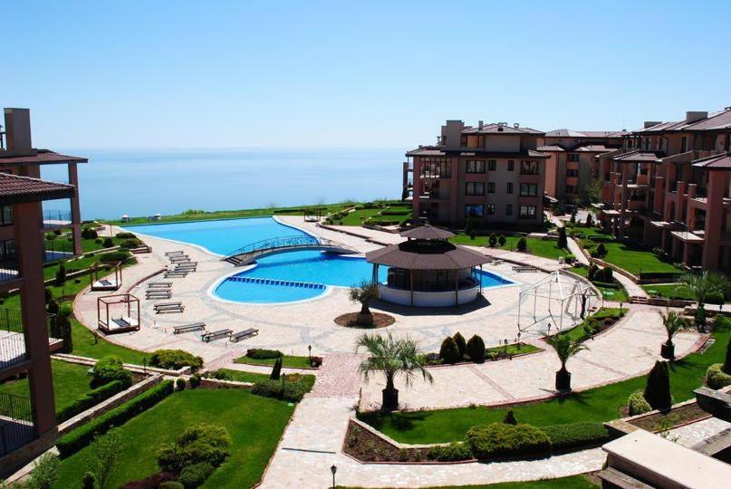 Sea View & Infinity Pool Apartments In Kaliakria Resort Balchik Ngoại thất bức ảnh